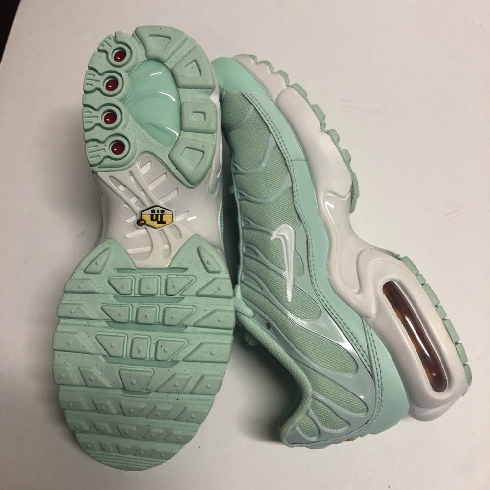 NIKE Air Max Plus GS Youth Sz 5.5Y Womens Sz 7 - Picture 3 of 5